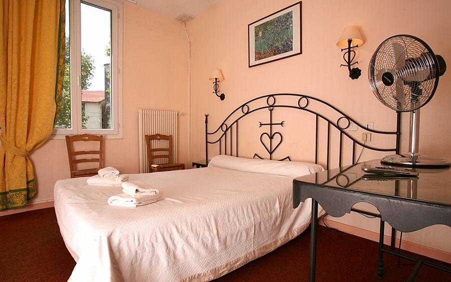 Hostellerie De La Source Arles Luaran gambar